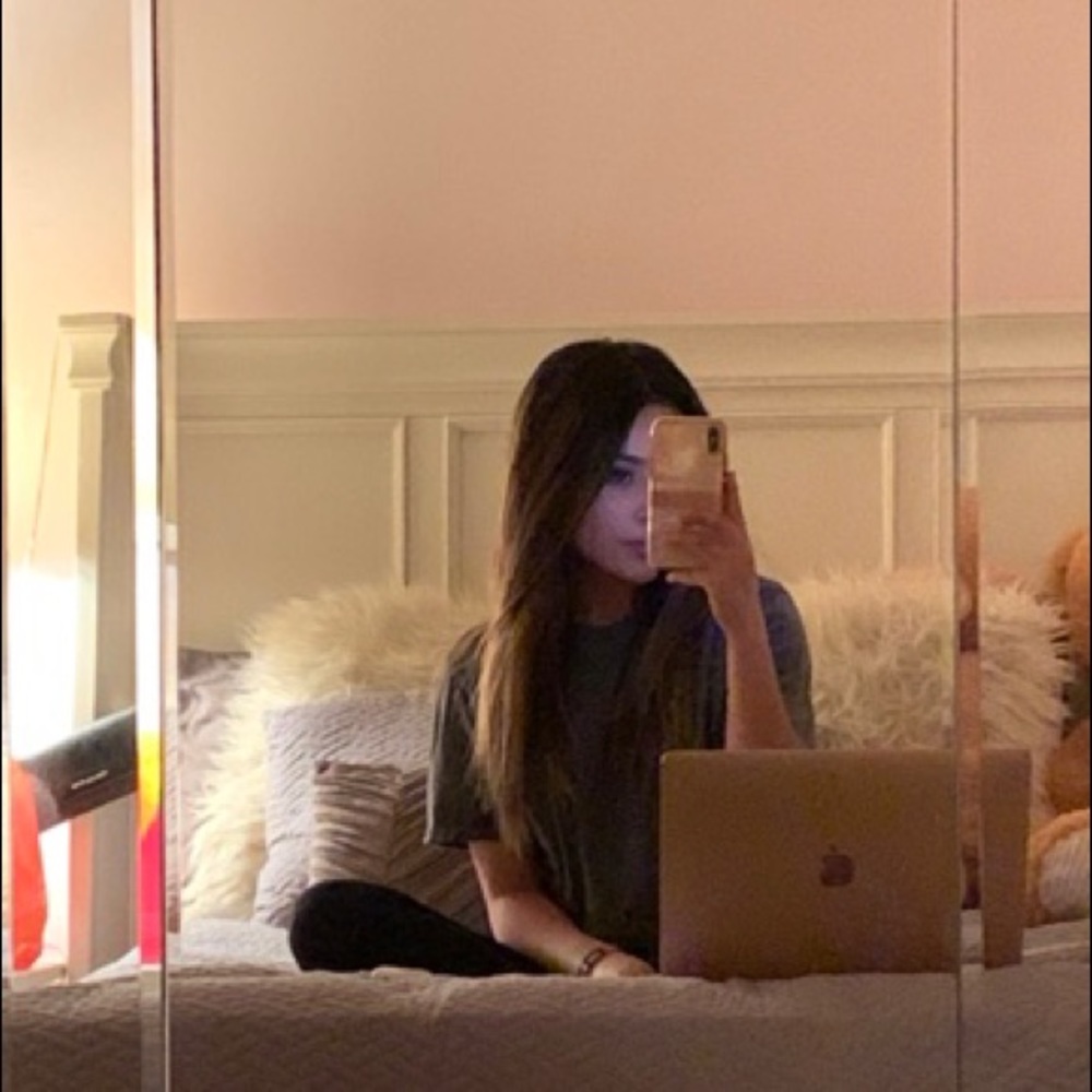 Meet your Posher, Kimberly